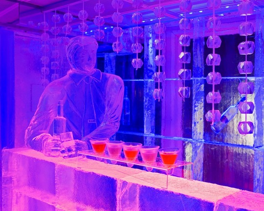 В Дубае открылся ледяной бар