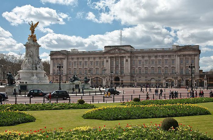 Глава МИД Великобритании отказался от своей роскошной резиденции с 14 спальнями