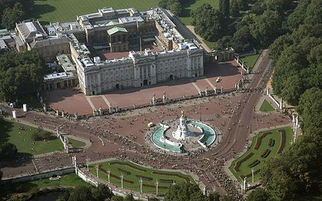 Рок-концерты разрушают британские дворцы