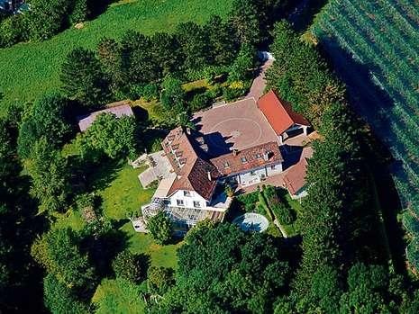 Михаэль Шумахер построил поместье на берегу Женевского озера за $60 млн