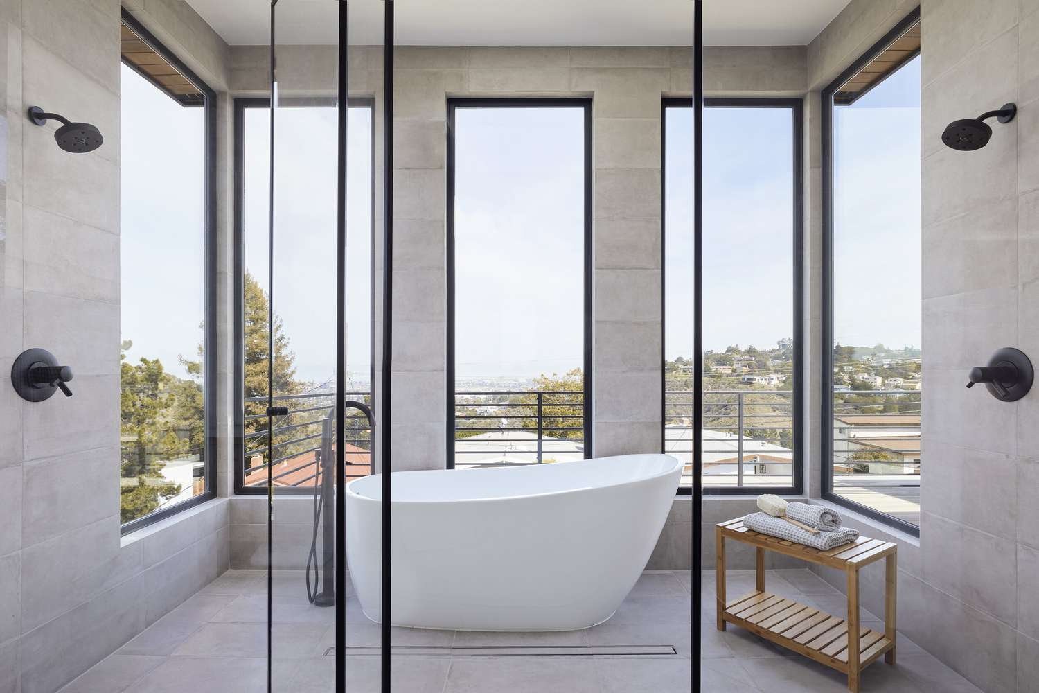 Меблі для ванних кімнат: комфорт, функціональність та стиль