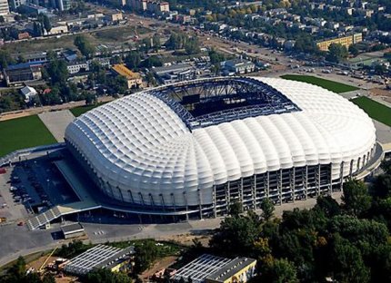 Польские стадионы Евро-2012 не соответствуют требованиям УЕФА
