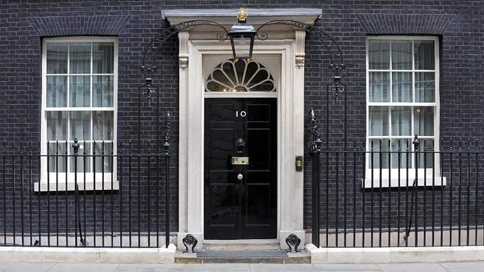 10 Downing Street після зміни прем’єра: чому головна політична адреса Британії юридично не належить прем’єр-міністру