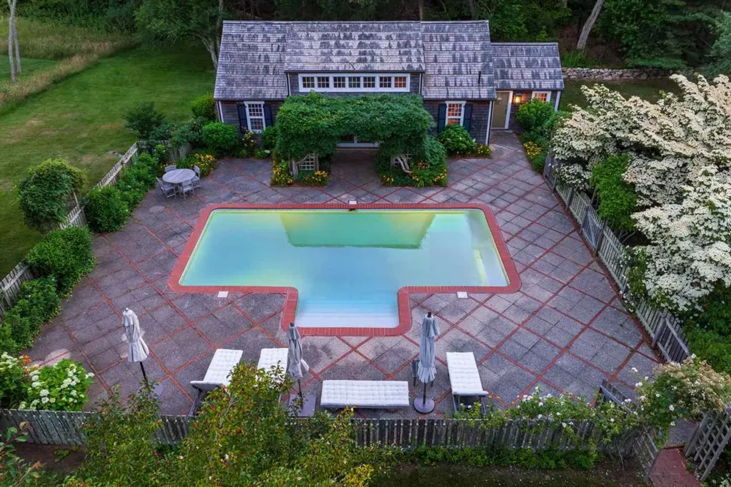 Творець «Артура» Марк Браун продав історичний маєток на Martha’s Vineyard за $6,4 млн
